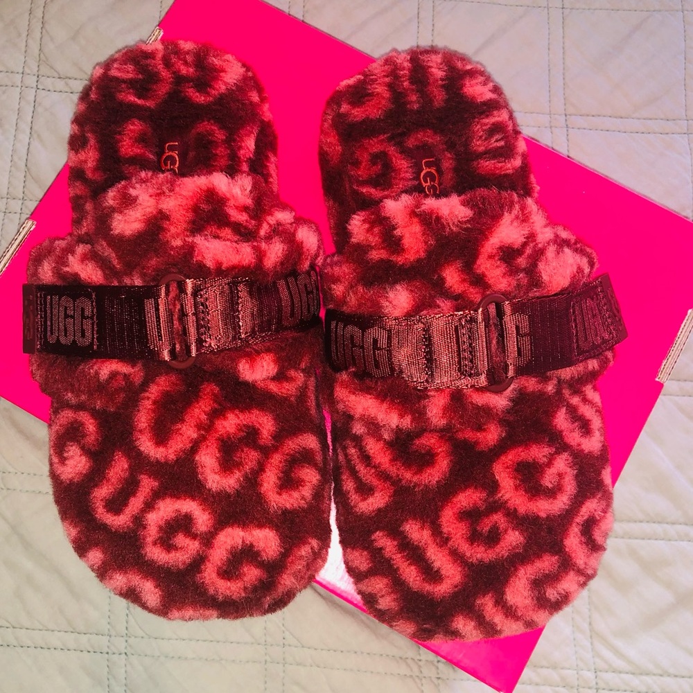 Ugg slipper/clogs NWOT(6)